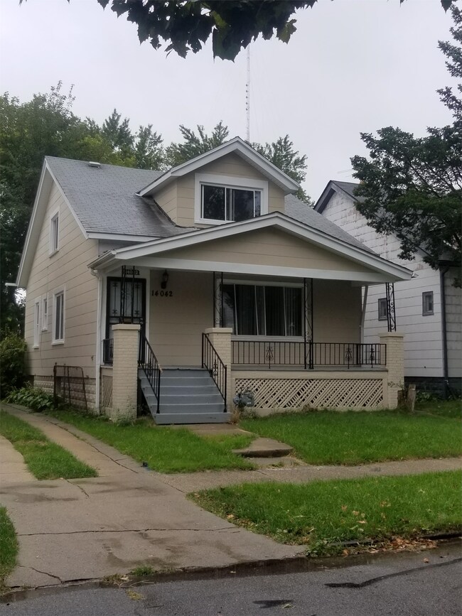 Foto del edificio - 14042 Cloverlawn Ave
