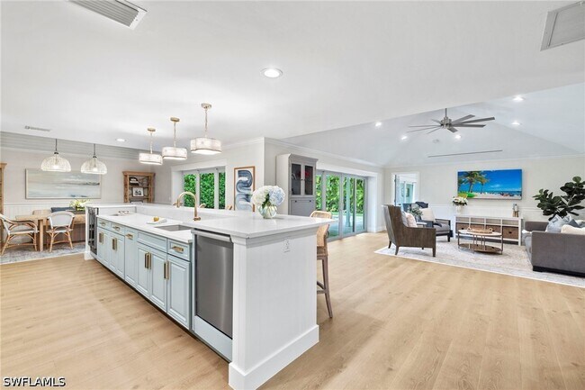 Building Photo - 765 High Pines Dr