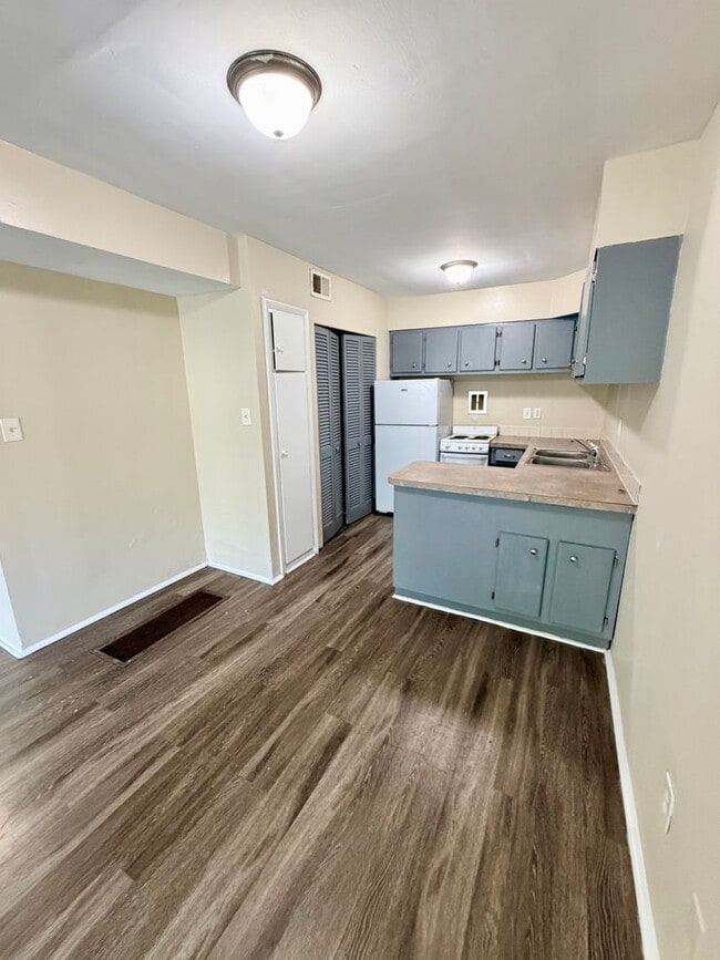 Photo - 1568 Alexandria Drive-5A(Z3) Apartment
