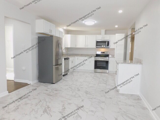 Foto del edificio - 2206 Dulaire Rd