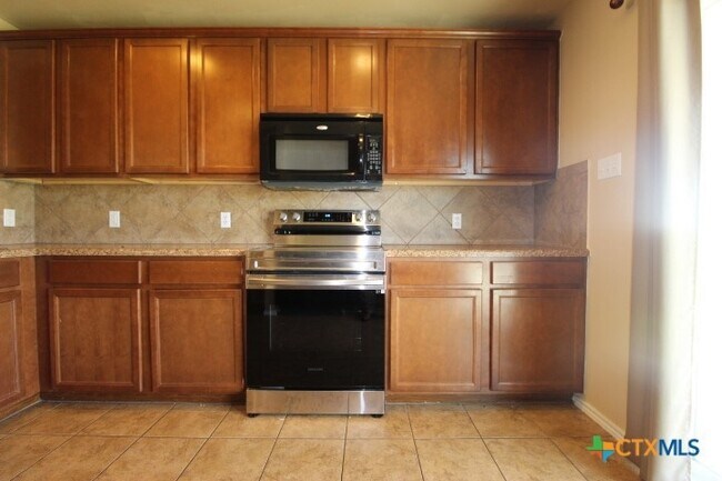 Building Photo - 304 W Gemini Ln