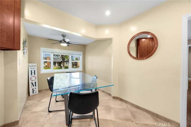 Building Photo - 10732 Lindesmith Ave