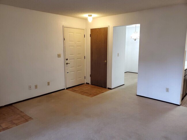 Building Photo - 2 br, 1 bath House - 650 Del Verde Circle, #7