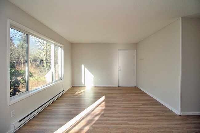 Building Photo - 8834 SE 9th Ave