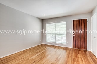 Building Photo - 4616 W Lovers Ln