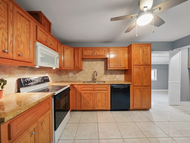 Foto del edificio - 15522 Winter Briar Dr