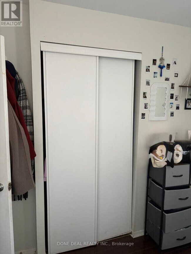 Photo du bâtiment - 10 Martha Eaton Way