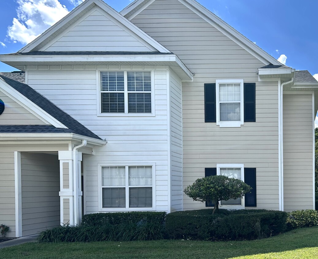 Frente - 316 Southern Pecan Cir