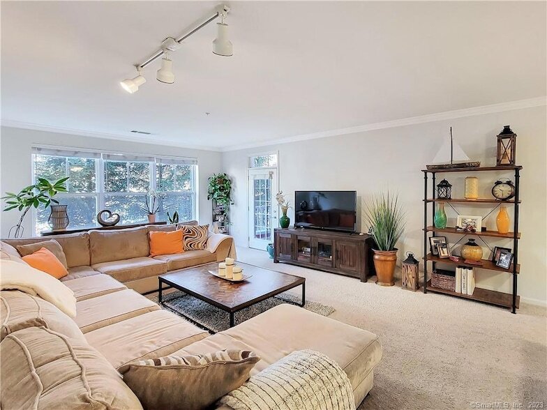 Foto principal - 850 E Main St