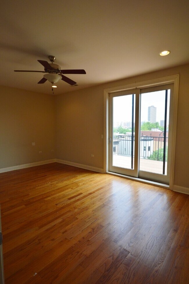 Foto del edificio - 3355 N Clark St