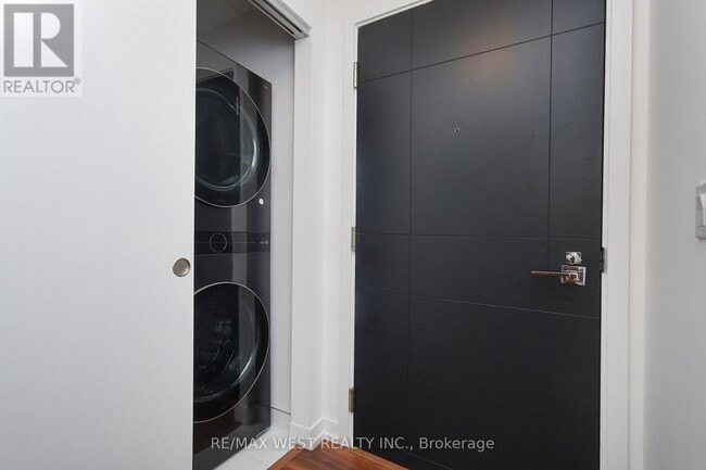 Building Photo - 2603-89-3289 Dunfield Ave