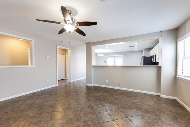 Building Photo - 12552 W Charter Oak Rd