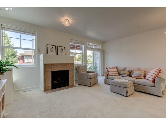 Building Photo - 1877 NE 102nd Avenue ~ Luxurious End Unit ...