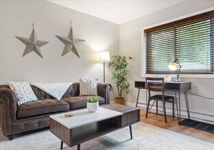 Building Photo - 1217 E Wilson St