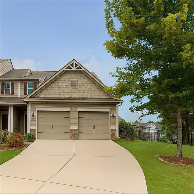 Building Photo - 3554 Village Enclave Ln