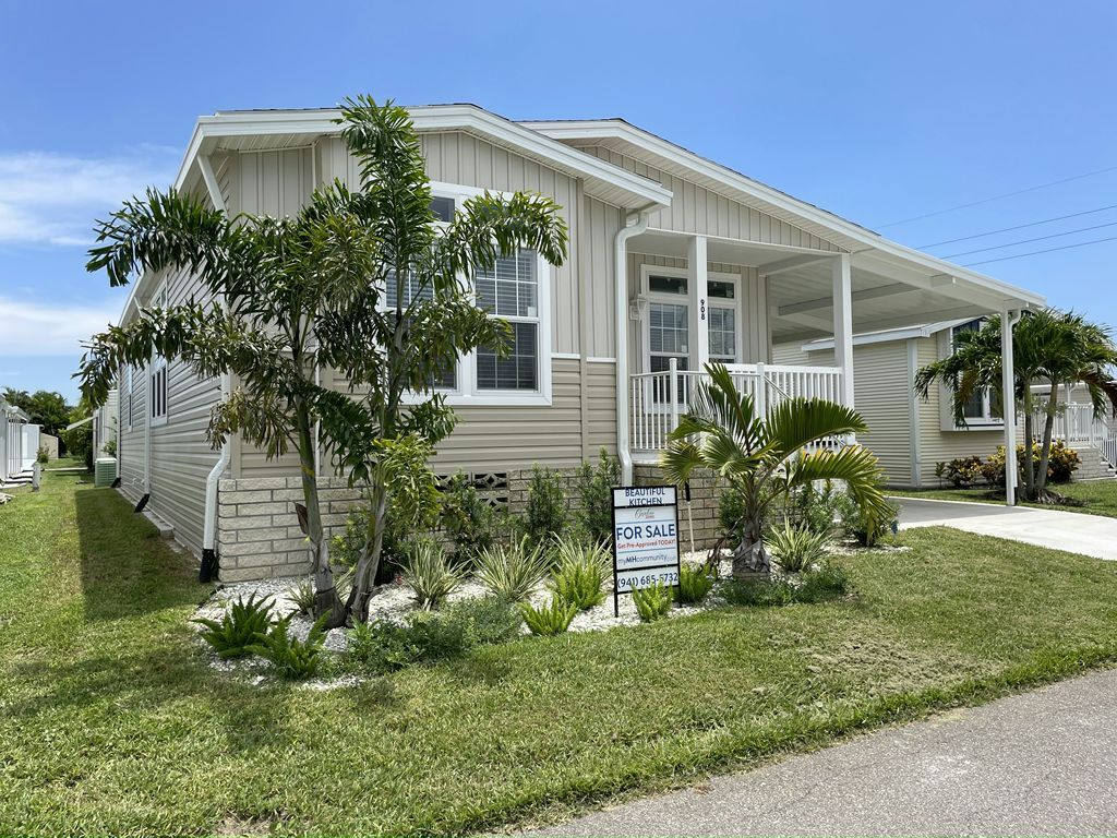 Primary Photo - 908 E Trinidad Ave
