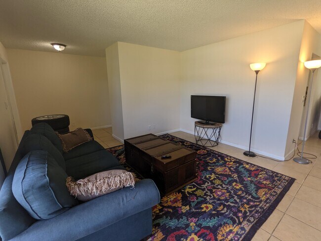 Building Photo - 113 Malaga St