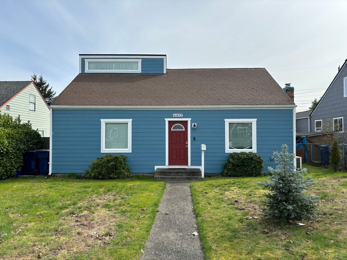 Primary Photo - Renovated 4 Bed Available in Tacoma!