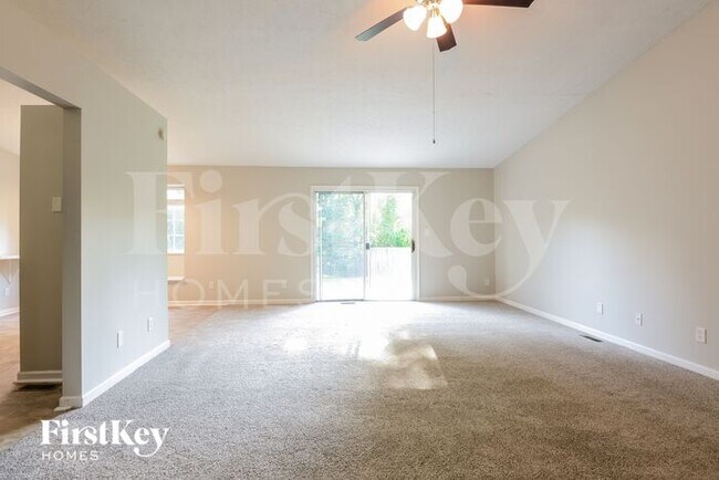Foto del edificio - 274 Meadow Glen Dr