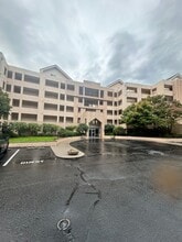 Building Photo - 6685 W Burnside Rd