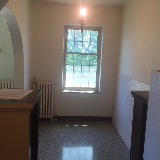 Building Photo - 425 S Monroe Ave