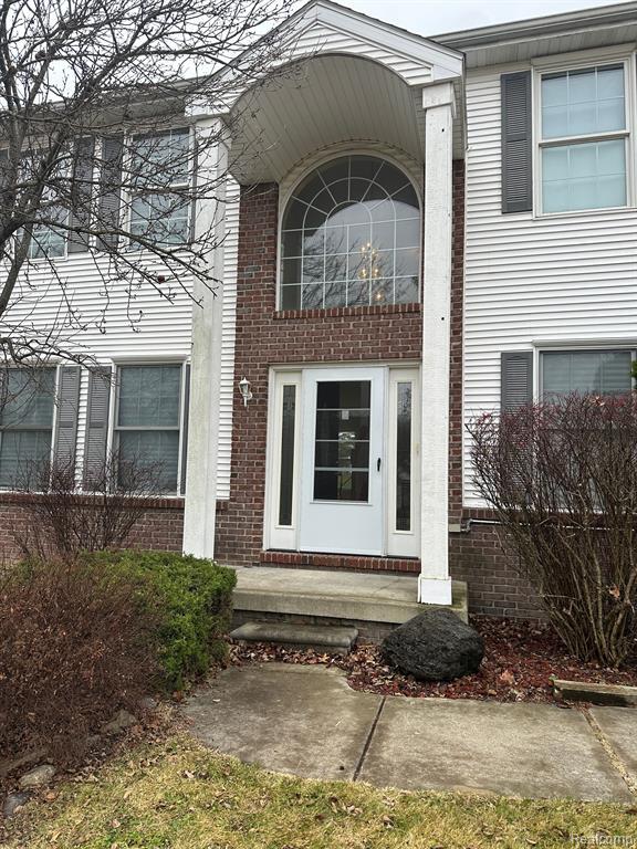 Building Photo - 9145 Meadowland Dr