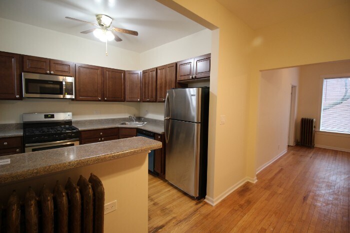 Primary Photo - 1221 W Rosedale Ave