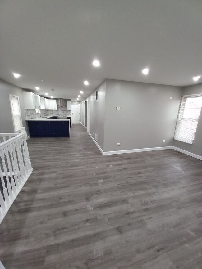 Building Photo - Beautifully Updated 2-Bedroom Home in East Chicago