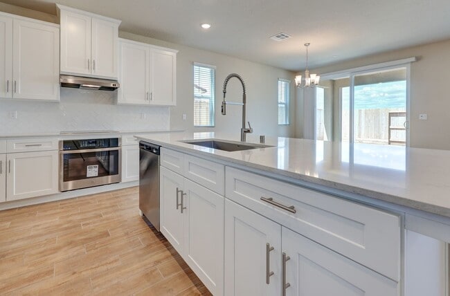 Building Photo - 857 Halford Ln