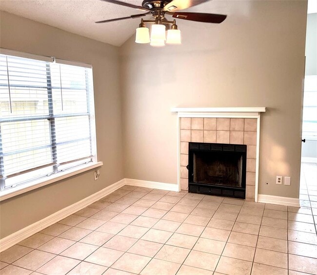 Building Photo - 6414 Horsepen Bayou Dr
