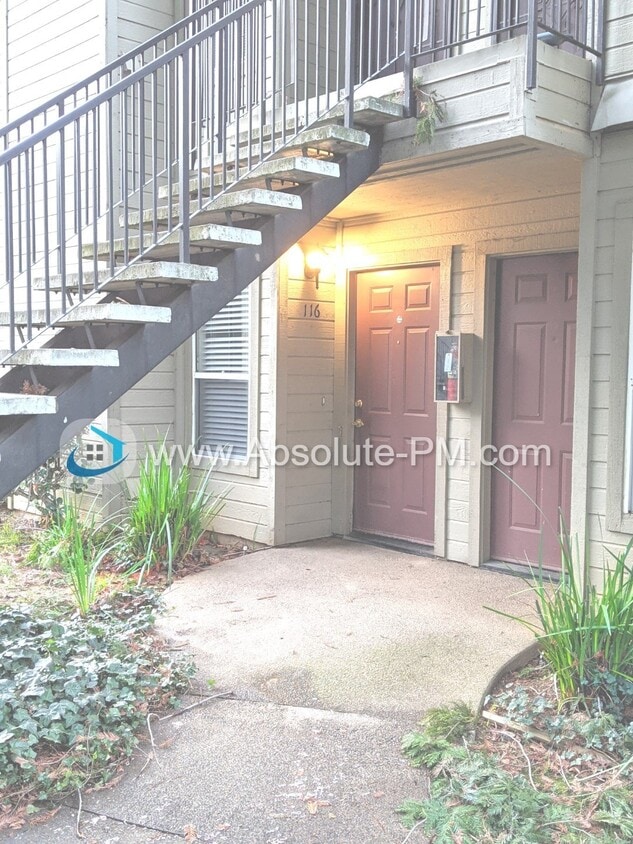 Amazing 2 Bed Condo in Highly Desirable Co... - Amazing 2 Bed Condo in Highly Desirable Co...