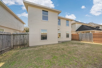 Building Photo - 8050 Tavenor Ln