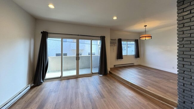 Building Photo - 1424 Amherst Ave