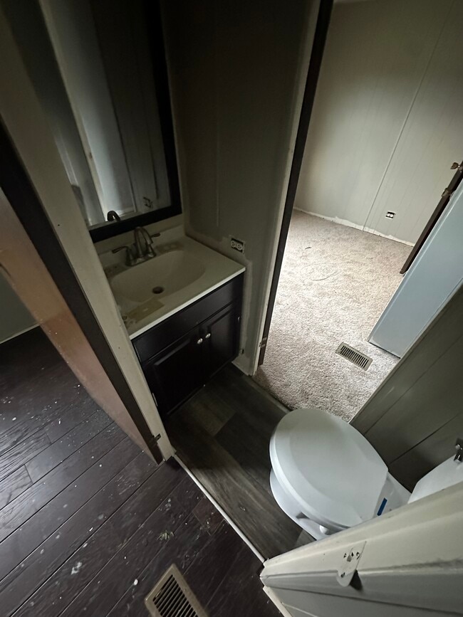 Building Photo - 121 Jordan Rd