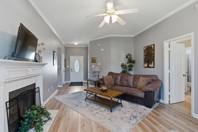 Building Photo - 236 River Oaks Dr