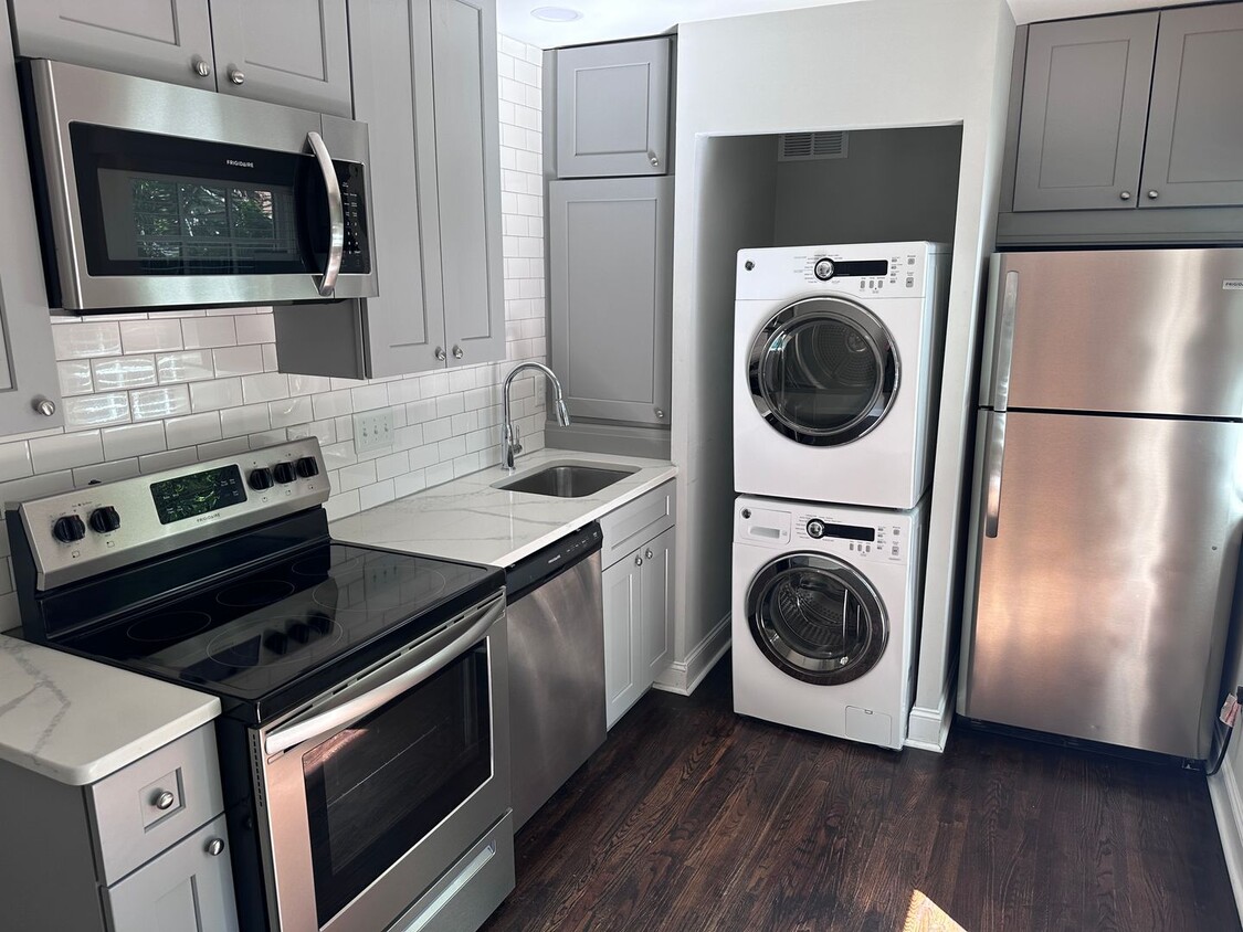 Primary Photo - Beautifully Renovated Apartment in Wilmore!