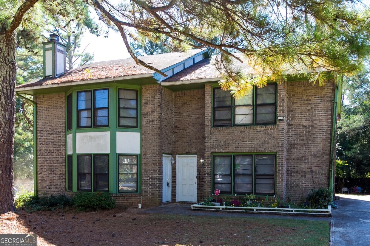 2139 Golfview Dr SE, Conyers, GA 30013 Townhome Rentals in Conyers GA