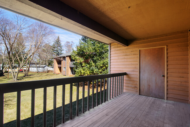 Building Photo - 620 Waverly Dr
