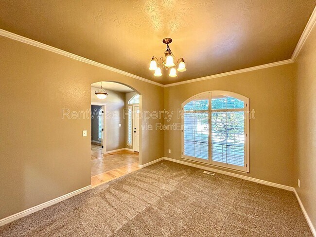 Foto del edificio - 2253 W los Flores Dr