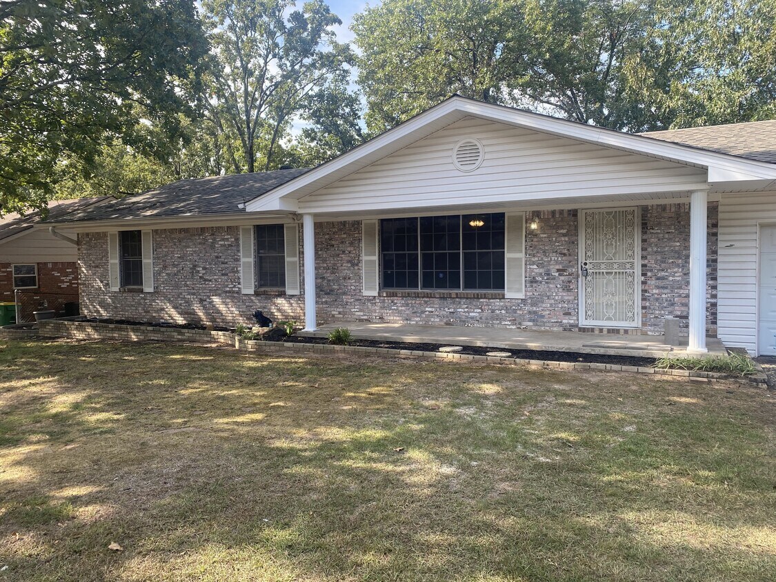 Primary Photo - 3500 Bunker Hill Dr
