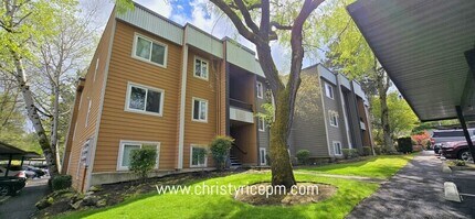 Building Photo - 718 Kirkland Cir