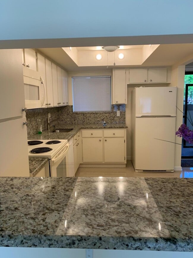 Foto del edificio - 3212 Strawflower Way