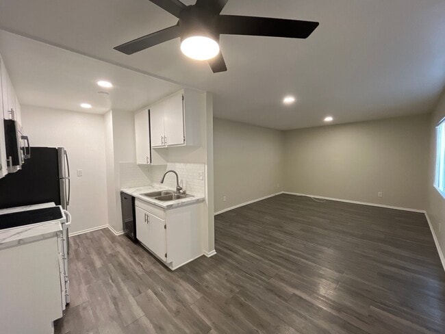 Interior Photo - 951 S. Oxford