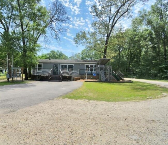 Building Photo - 24463 Linda Ln
