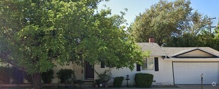 Building Photo - 3036 Merle Dr