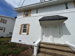 Building Photo - 294 Pleasant St