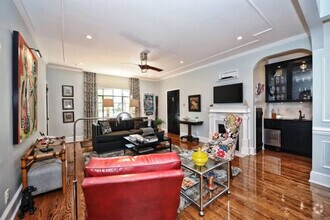 Building Photo - 600 Hermitage Ct