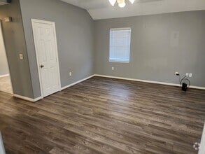 Building Photo - 3114 Molly Dr