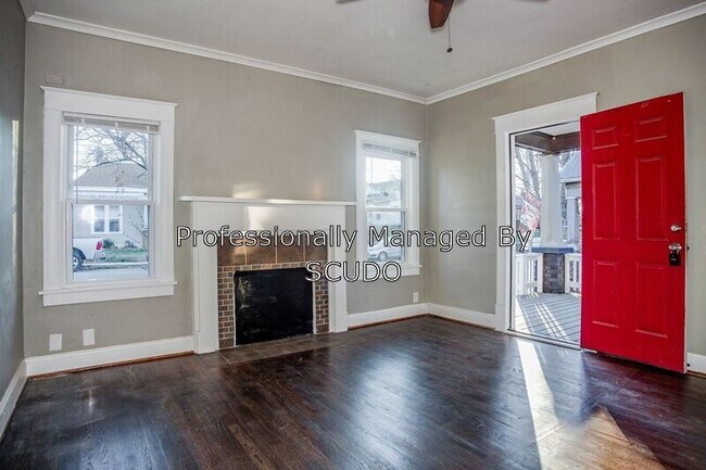 Building Photo - 126 E Elm St