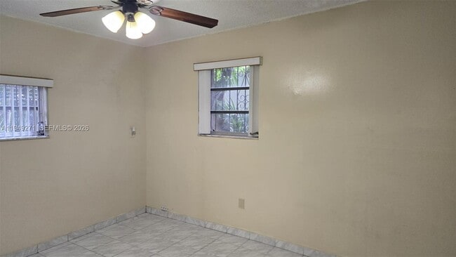 Foto del edificio - 2340 SW 11th St